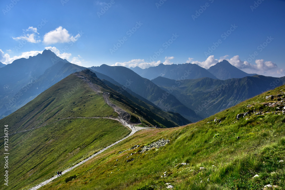 Widok z Kasprowego Wierchu (Tatry) na Świnicę, Krywań, Beskid, Grań Chrubego Widok z Kasprowego Wierchu (Tatry) na Świnicę, Krywań, Beskid, Grań Chrubego