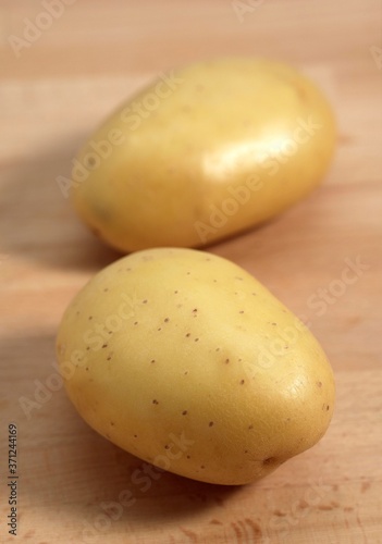 Mona Lisa Potato, solanum tuberosum, Vegetables in Basket