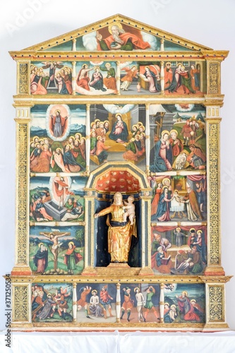 retablo de Nostre Senyora del Roser, siglo XVI, iglesia de Sant Miquel, Pla de Tel, Campanet , Mallorca, balearic islands, Spain photo