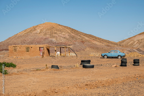 Renault R12 azul, Tourza, antiatlas, Marruecos, Africa photo