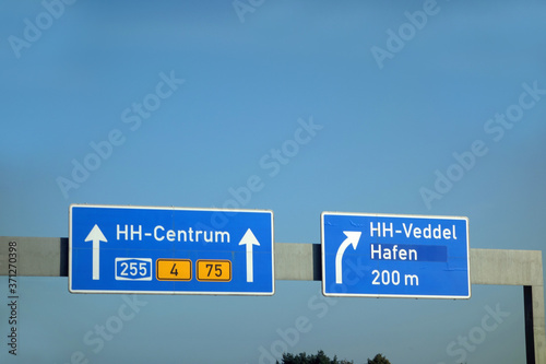 Autobahnausfahrt HH Centrum HH Veddel Hafen photo