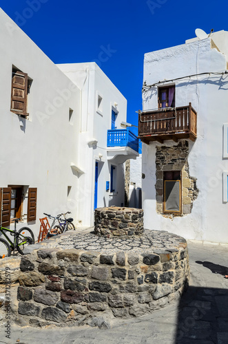 Fototapeta Naklejka Na Ścianę i Meble -  Streets and architecture of small towns on the Greek Islands. Nisyros, Greece