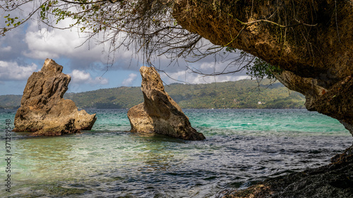 Felsen im Wasser in der Karibik