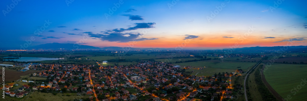 Between Golden and Blue hour 