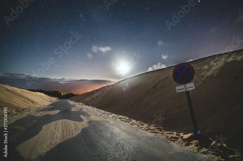 Nocturna playa bolonia estrellas perseidas cielo anochecer  photo