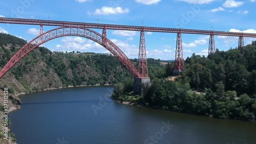 Anglards-de-Saint-Flour (Cantal, France) - Vue aérienne du viaduc de Garabit