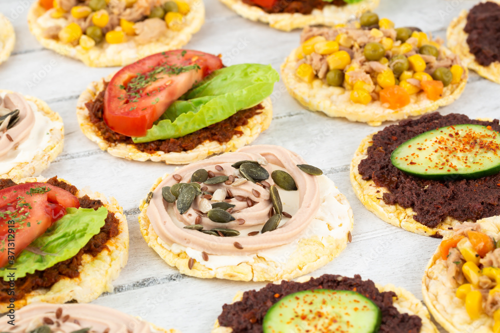 Quinoa crackers Quinoa crackers