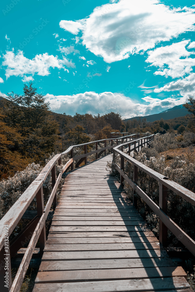 puente en ushuaia, limite entre argentina y chile