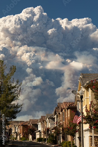 Wallpaper Mural Californian seasonal fire with high smoke cloud in suburban neighborhood Torontodigital.ca