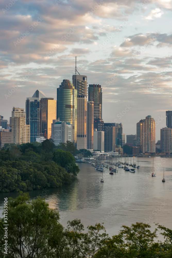 Obraz premium Scenic sunset over the Brisbane City, Australia