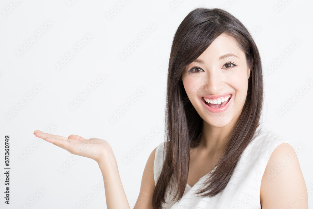 紹介をする女性 紹介をする女性