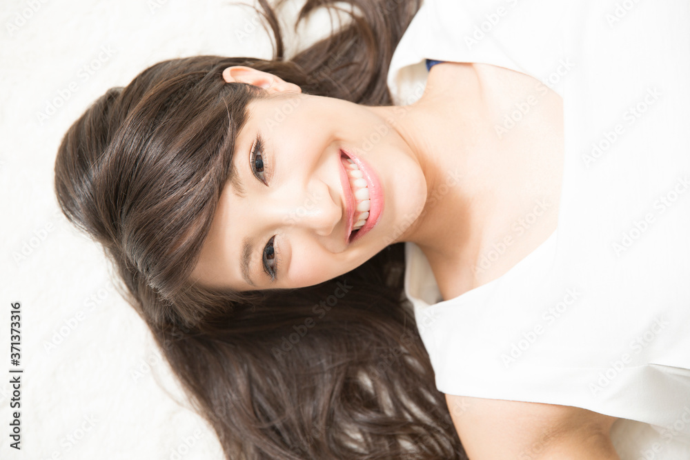 笑顔の女性 笑顔の女性