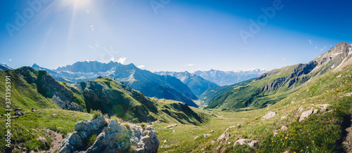 Cuadro en lienzo Panorama montano alpino