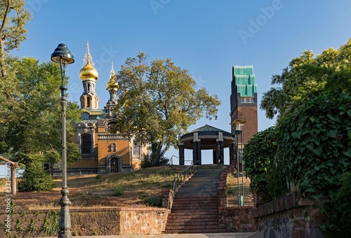 Die Mathildenhöhe in Darmstadt in Hessen, Deutschland mit Russischer Kapelle photo