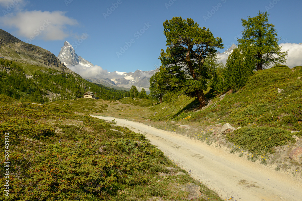 Fototapeta premium Landscape with mount Matterhorn over Zermatt in the Swiss alps
