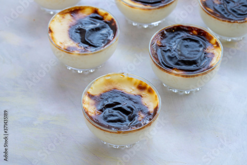 baked rice pudding on white wood - sutlac