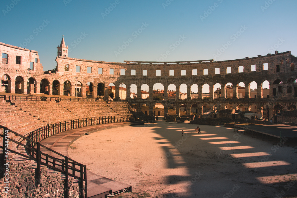 Φωτογραφία arène romaine de pula en croatie