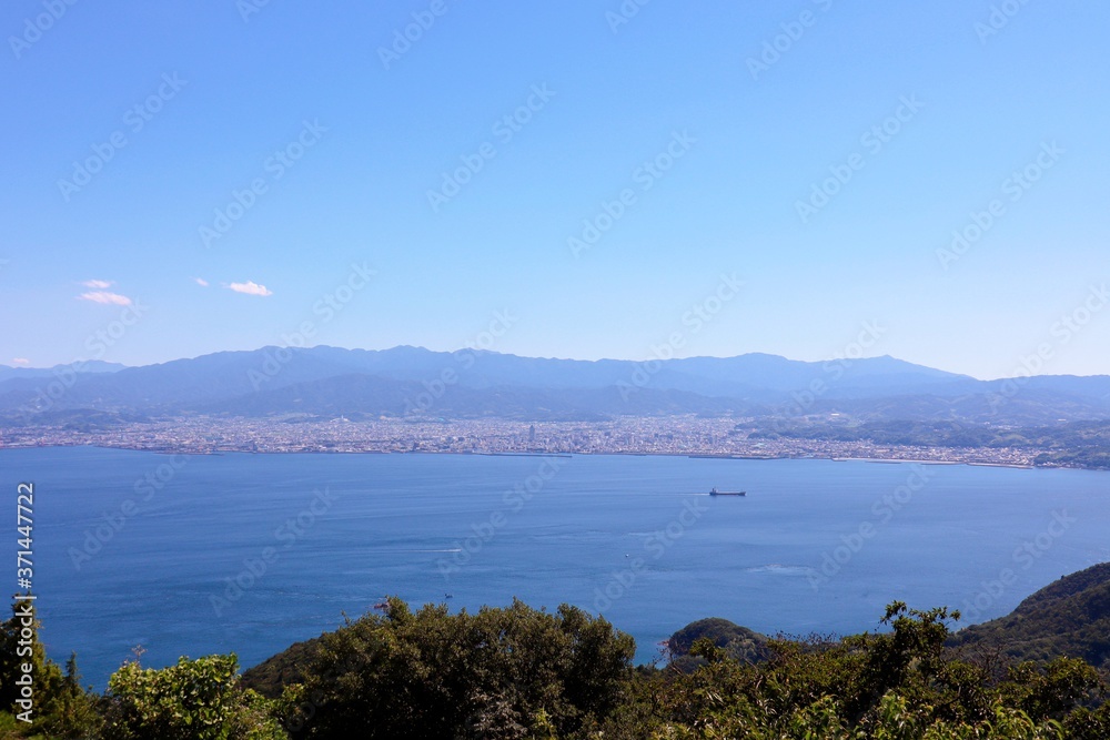 今治市市街地全景　大島の亀老山展望台より　