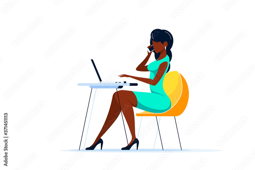 Obraz premium Young black woman working on computer in office