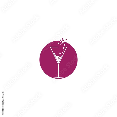 Wine Logo Template vector illustrtion