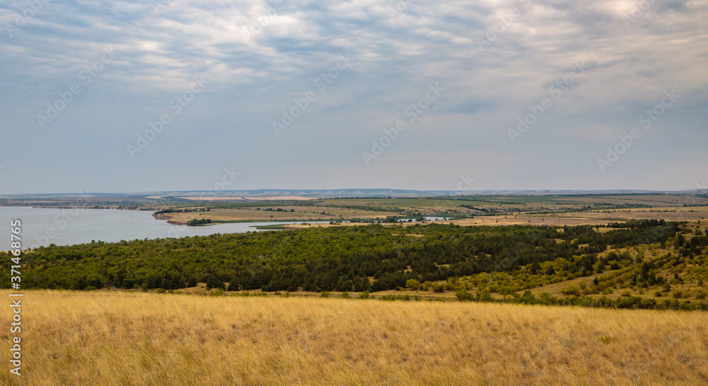views of the Volgograd reservoir. summer landscape