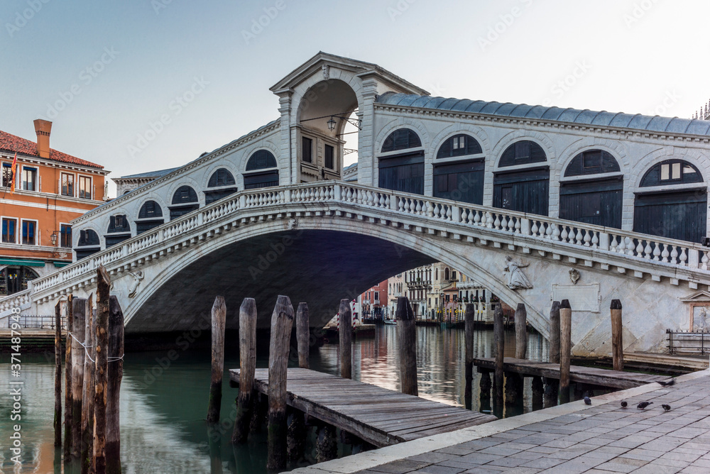 View of the Rialto bridge empty in the morning during the COVID19
