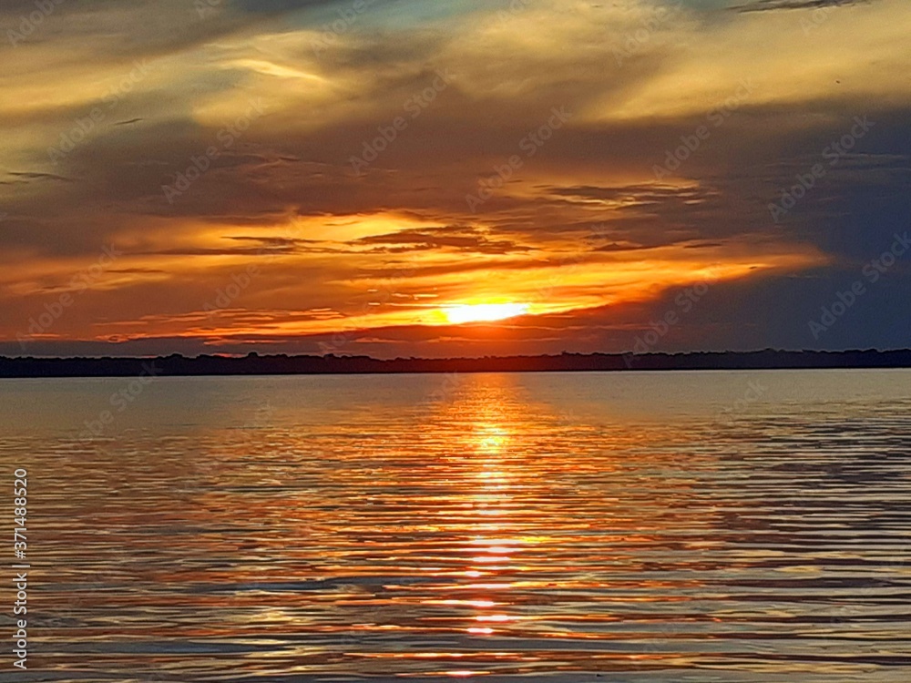 Fototapeta premium sunset over the sea