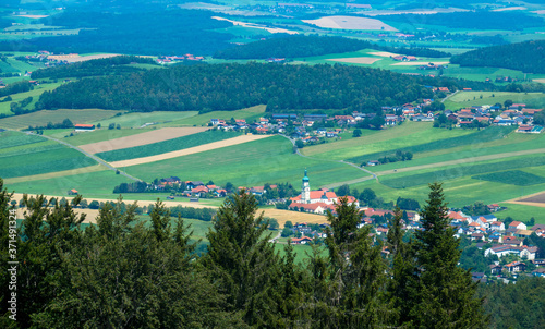 Fototapeta Naklejka Na Ścianę i Meble -  Beautiful green valley with villages, bavarian forest, germany