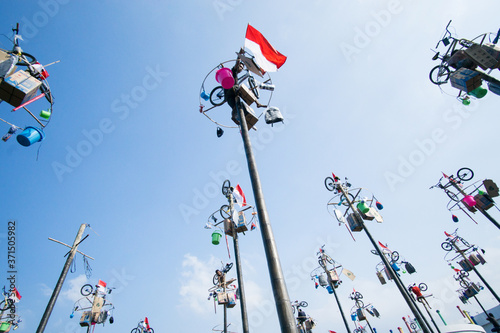 17 August 2009, Jakarta, Indonesia: Panjat Pinang or Greasy Pole Climbing, An Independence Day Celebration at Ancol, Jakarta, Indonesia.