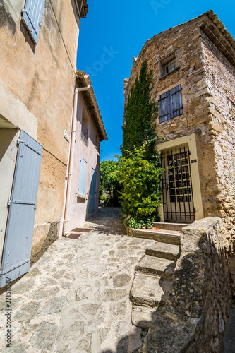 Le Barroux, village perché du Luberon en France. 