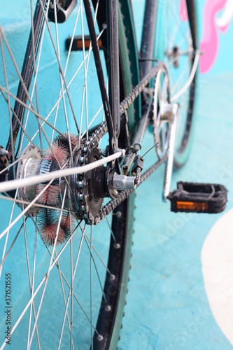 Dusty Bike Rear Wheel Cassette, pedal