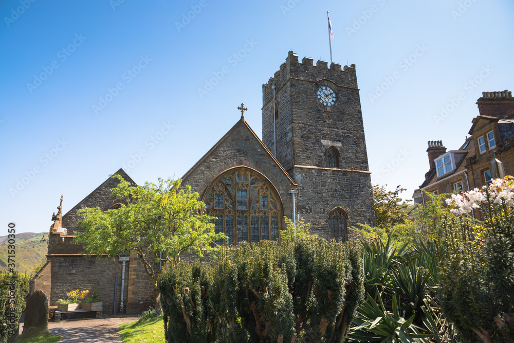 Φωτογραφία Views of Saint Mary the Virgin church the village of Lynton, Devon, UK