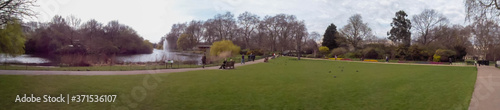 Beautiful panoramic view of a park in London, UK © JooRoberto