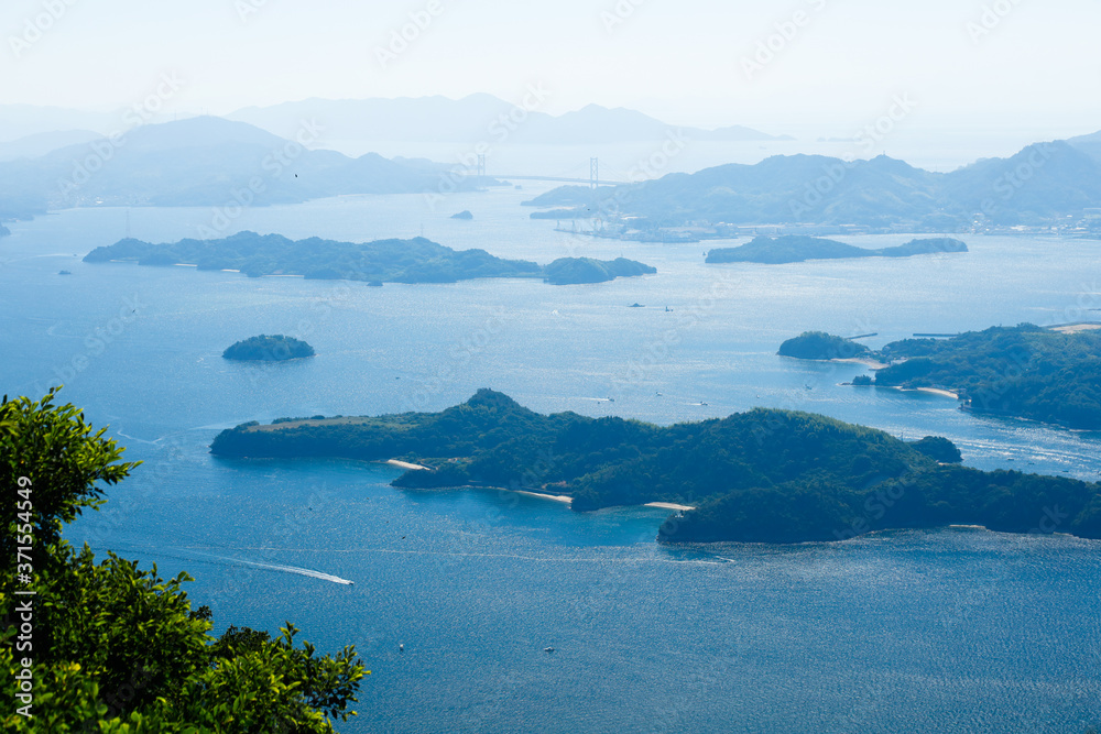 瀬戸内海のしまなみ　広島県三原市の竜王山展望台から