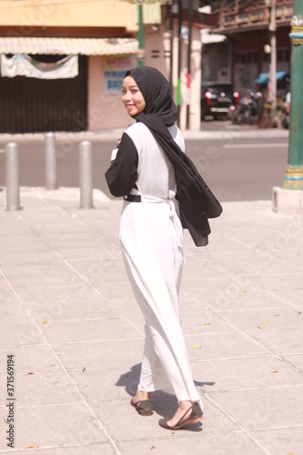 Fashion portrait of young beautiful asian muslim woman with wearing hijab
