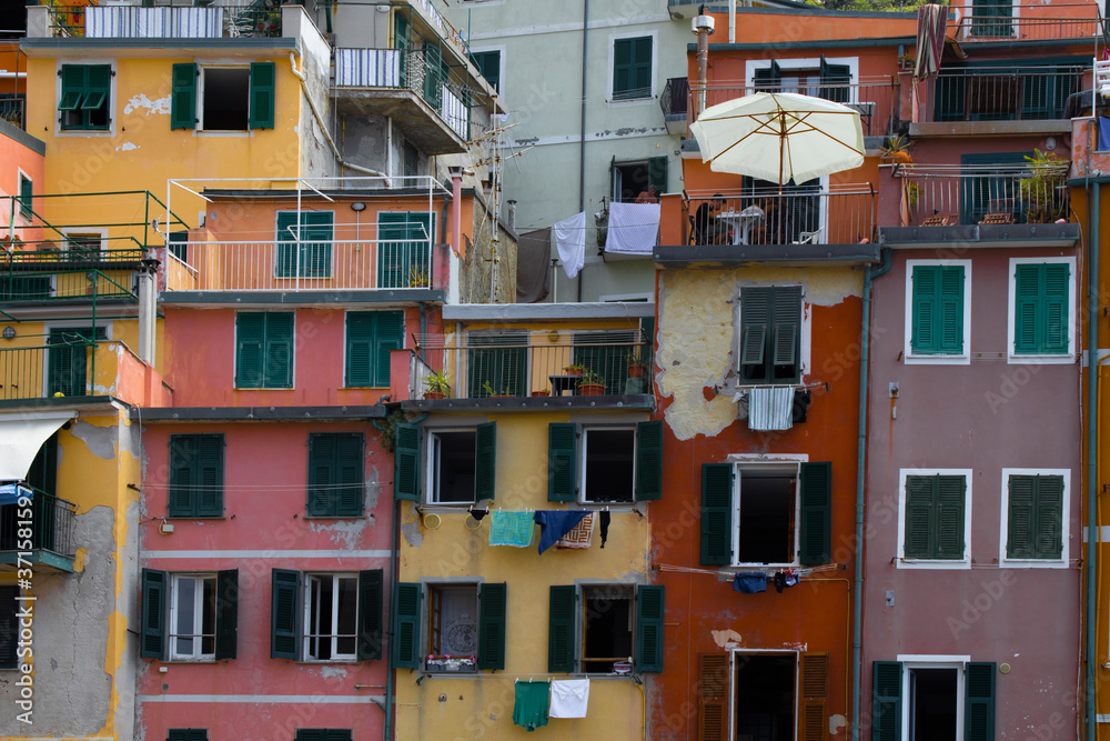 colorful houses in manarola Cinque Terre