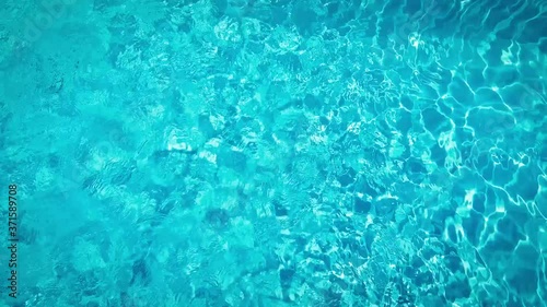 Wallpaper Mural Schöne Wasseroberfläche im Pool Torontodigital.ca