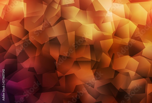 Dark Orange vector shining triangular backdrop.