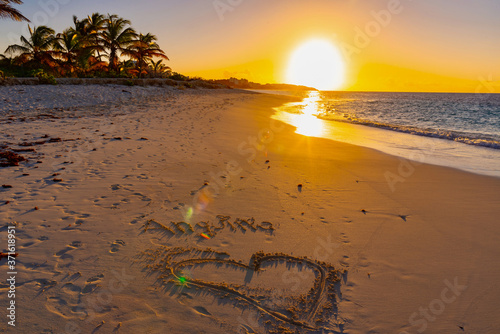 Fototapeta Naklejka Na Ścianę i Meble -  romantic sunset beach on the Caribbean island of Anguilla