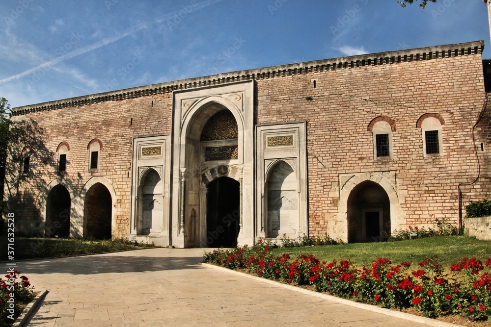 Fototapeta premium The topkapi palace in istanbul