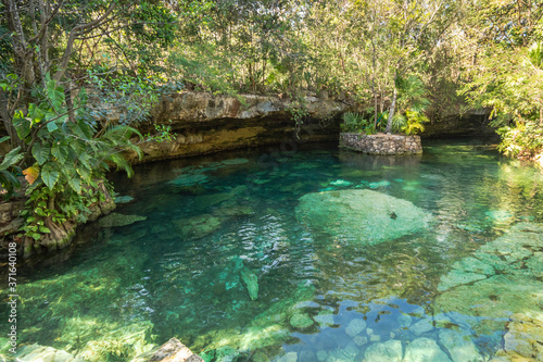 cenote kantunchi, ubicado en la riviera maya