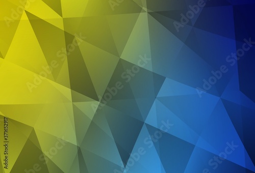 Light Blue, Yellow vector shining triangular layout.