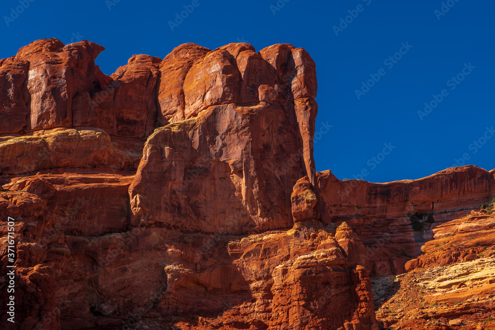 Red rock cliffs in monument national park