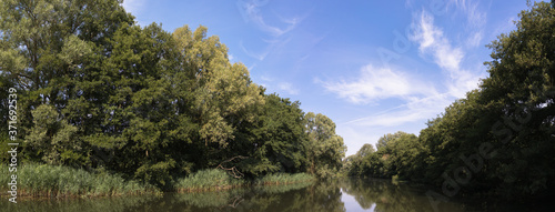 Fototapeta Naklejka Na Ścianę i Meble -  Views of the River Bure between Wroxham and Coltishall, The Broads, Norfolk, UK