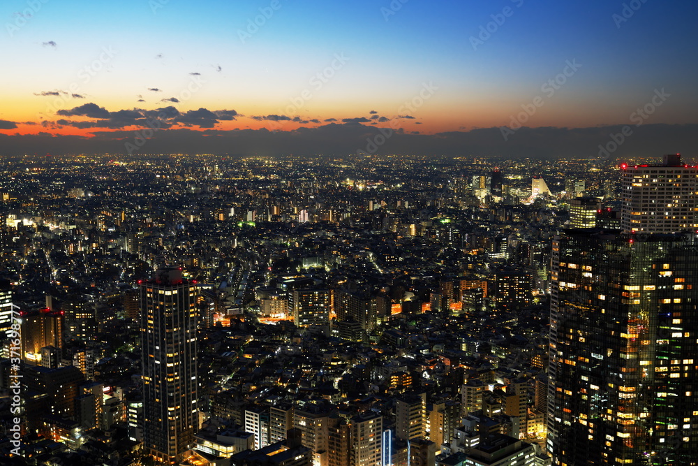 Fototapeta premium 夜更け間近のビジネス街