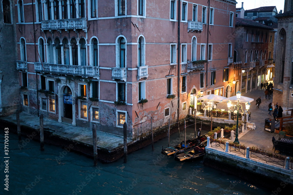 Fototapeta premium almost empty streets of Venice b before the coronavirus epidemic, late February 2020 Venice, Italy