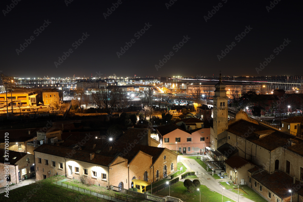 Fototapeta premium Night view of church in Venezia 