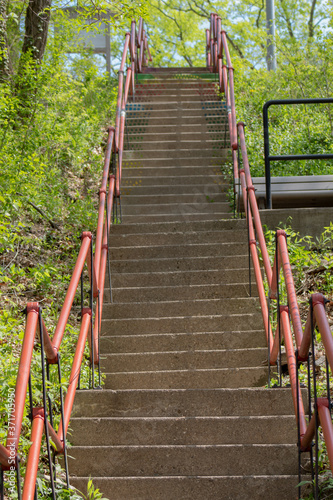 Fototapeta Naklejka Na Ścianę i Meble -  Long concrete stairway in Eden Park in Cincinnati, Ohio. 