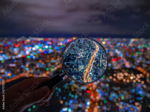 虫眼鏡で見た大阪の夜景