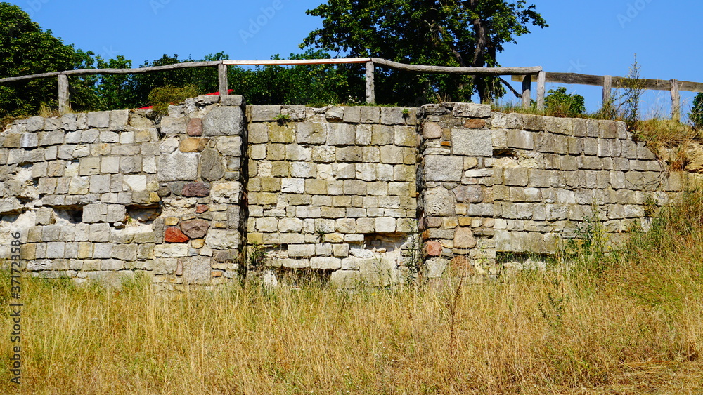 alte burgmauer